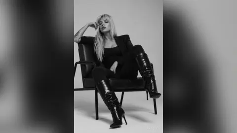 CarlyKnox — Carly vibez