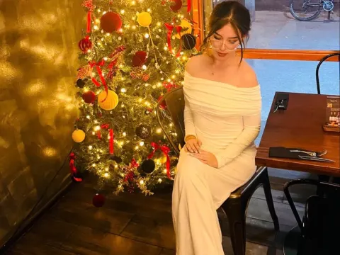 LiahCarson cam model