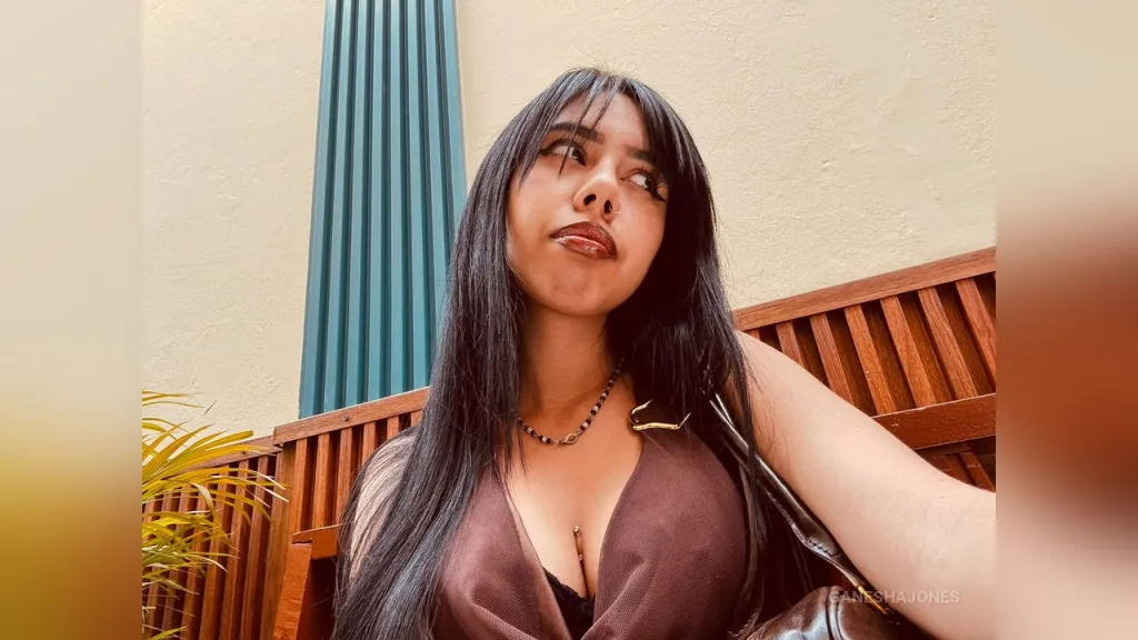GaneshaJones — live cam