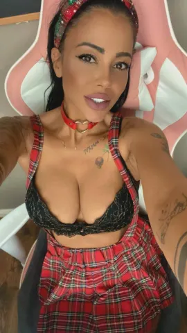 NaomiColle — Streamate Photos