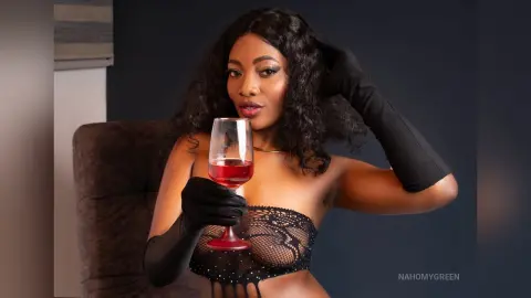 NahomyGreen — My black lingerie