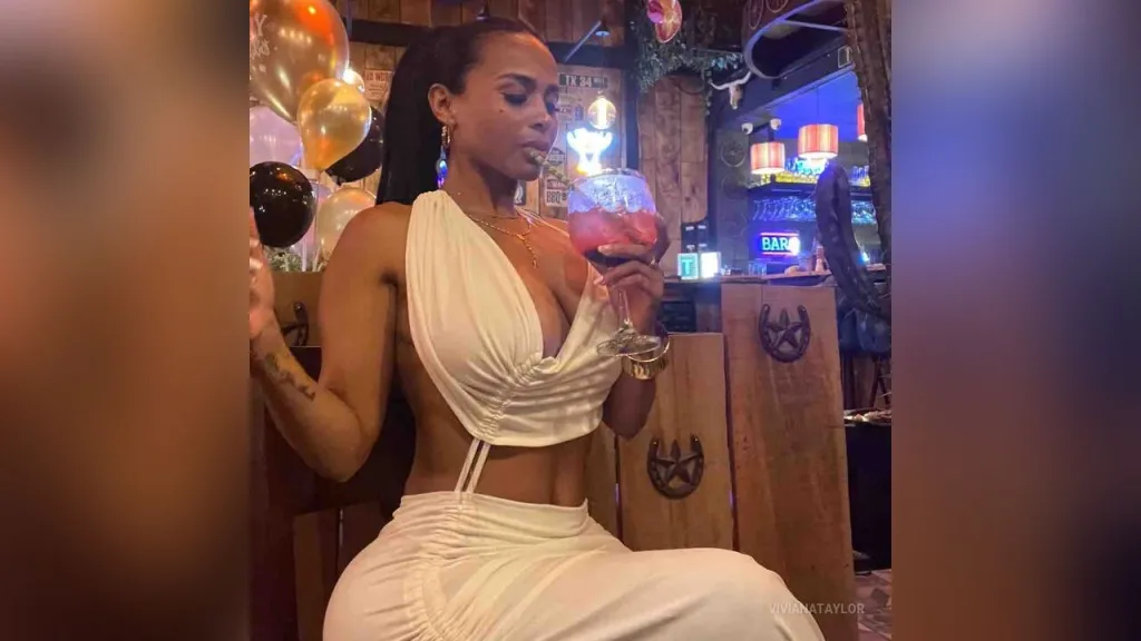VivianaTaylor