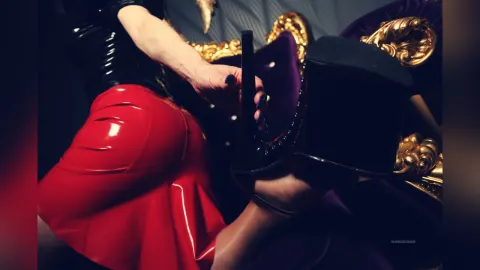 WandaThorne — Shut up, i wear heels bigger than your c