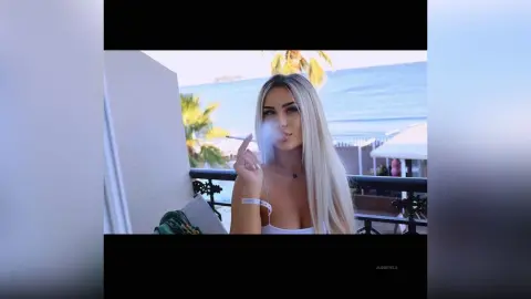 AudreyEla — Vacation🌊