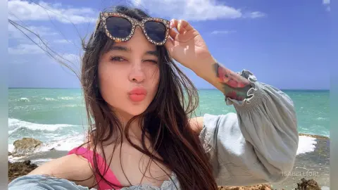 IsabelLior — ☀️🌊🏝️⛱️