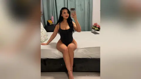 AllaRoberts — More Hips