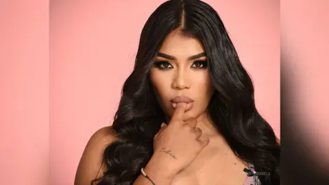 VenusRusell — LADY IN PINK