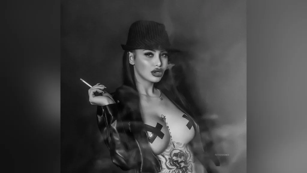 AgnesDoe — Smoking