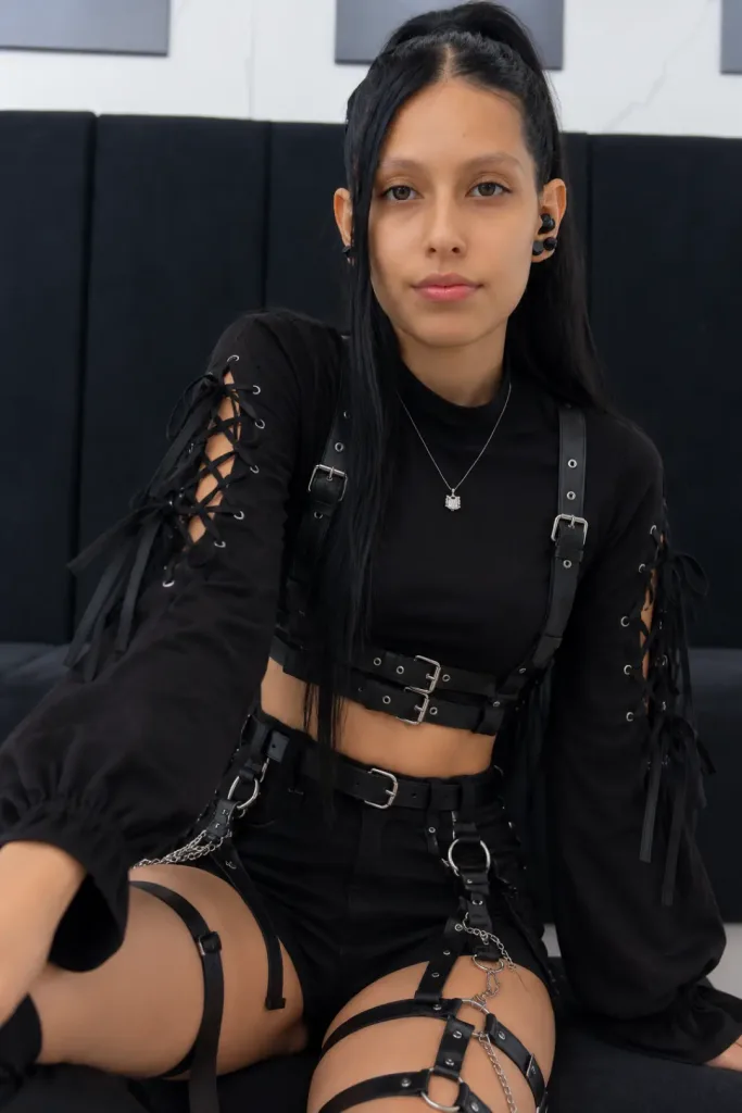 yourcuteneighbourr — Streamate Photos