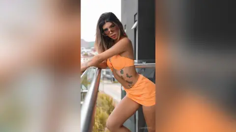 LiaMontiel — Orange sexy