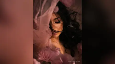 SharlinMoreva — Kiss Me In The Dark🩷