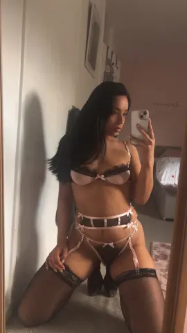 NaughtyNicole1506 — Streamate Photos