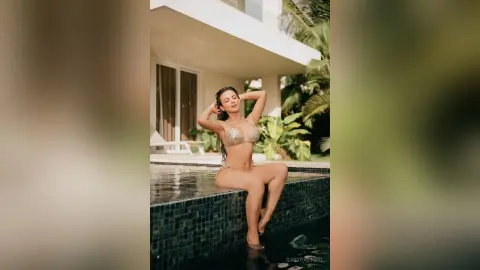 GabyPastori — embrace the sexy vibe!