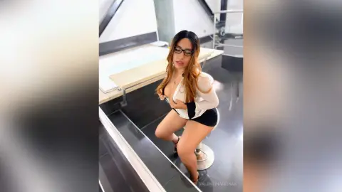 ValentinaReinas — Sexy glasses!