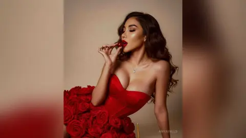 AnyaHills — A Lady in Red ❤️🌹💋