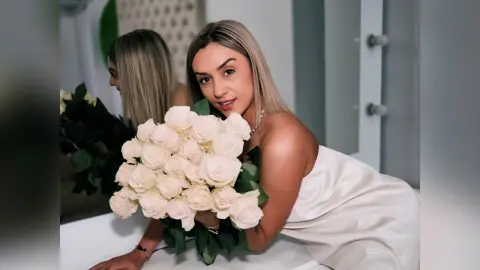 Jess — White roses 💞