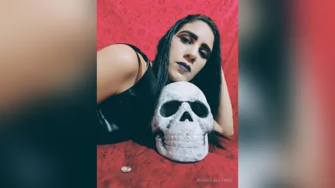IsabellaLuthor — Isabella😈😈😈