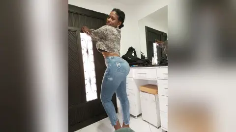 KarenDimples — Sexy body in jean