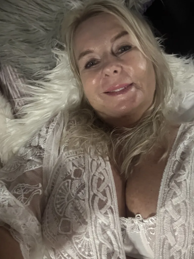 SecretSmileXX — Streamate Photos