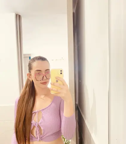 AliceKizar — Streamate Photos