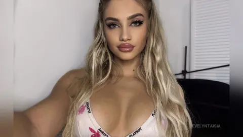 EvelynTaisia — Sneak Peek