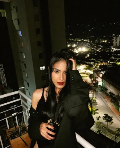 raavenluxX — Streamate Photos