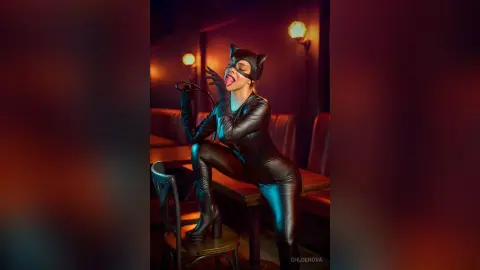 ChloeNova — CatWoman😼🎃💀