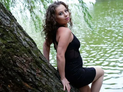 EmaAlyssa — LiveJasmin cam model
