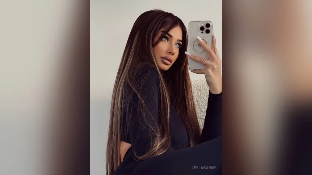 LeylaBunny — Come Closer 👀💋