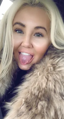 EnglishBrooke69 — Streamate Photos
