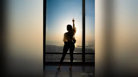 ZoeVillalobos — Hi from Dubai