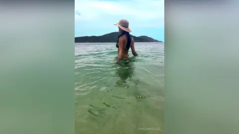 CamilaMarcuzzi — a hot summer time 🌞🌴