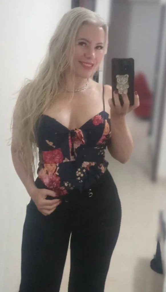 PeerlaSweet — Streamate Photos