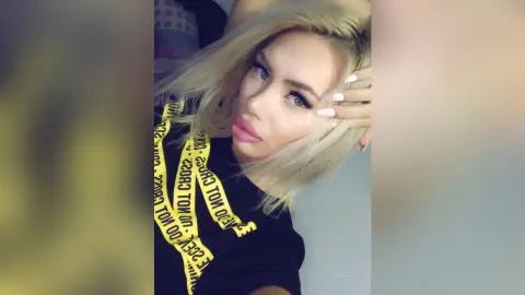 ErikaBonnie — Closer to me.