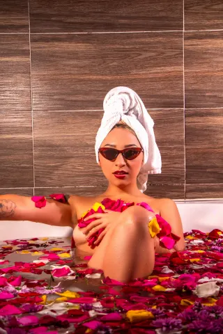 Alahia_Stone — Streamate Photos