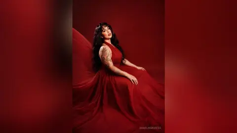 SharlinMoreva — Red ❤️