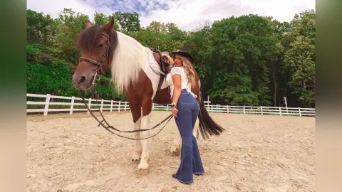 DahliaRains — Time for a special ride 😍