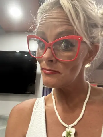 Vixxendoll87 — Streamate Photos