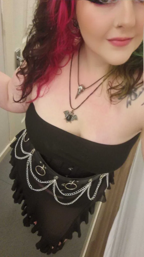 InsatiableGothGirlX