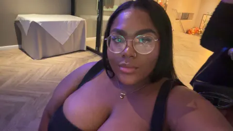 CurvyDestinyXxxx — Streamate Photos