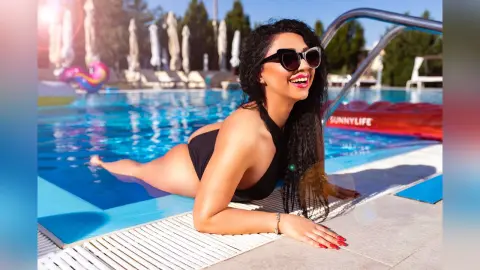 AnneThompson — Pool Party