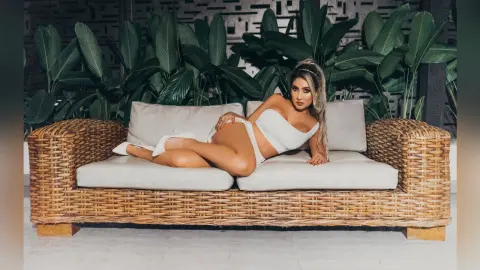 LaurenVenezs — glamour