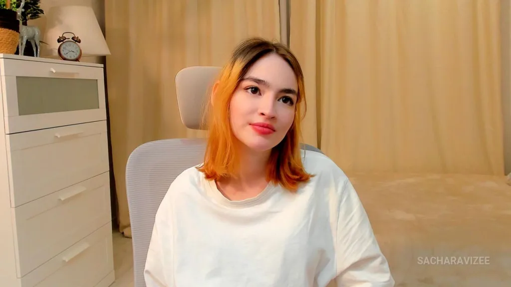 SachaRavizee — Elly;)