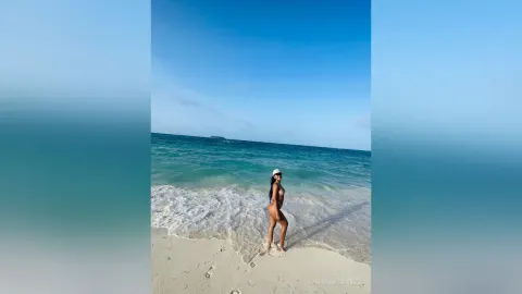 SharonFlorezz — 🌊☀️