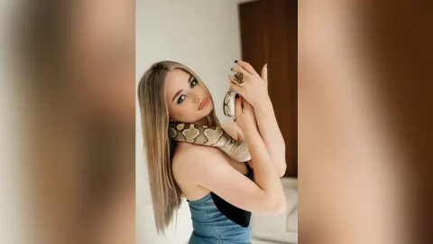 MonaHoney — grab your snake bb