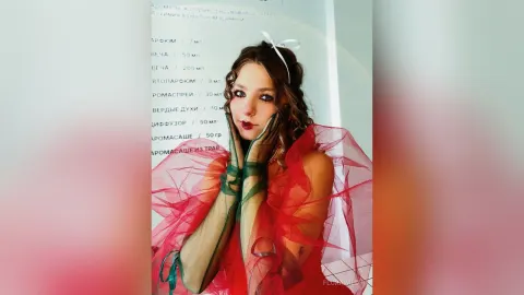 FloraWildy — red rose