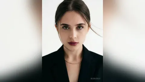 BlerLesly — in a jacket