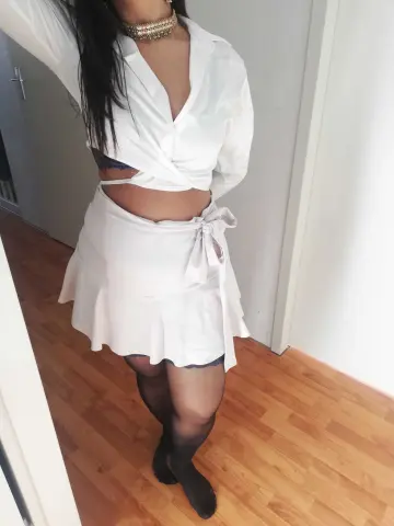 dazzlingmyra — Streamate Photos