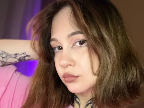 TobiRoback cam model