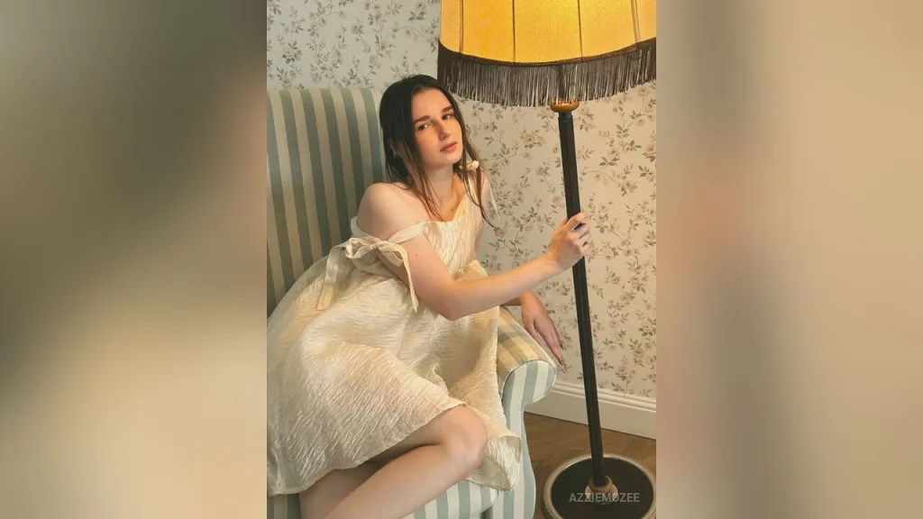 AzzieMozee — Pure Bliss